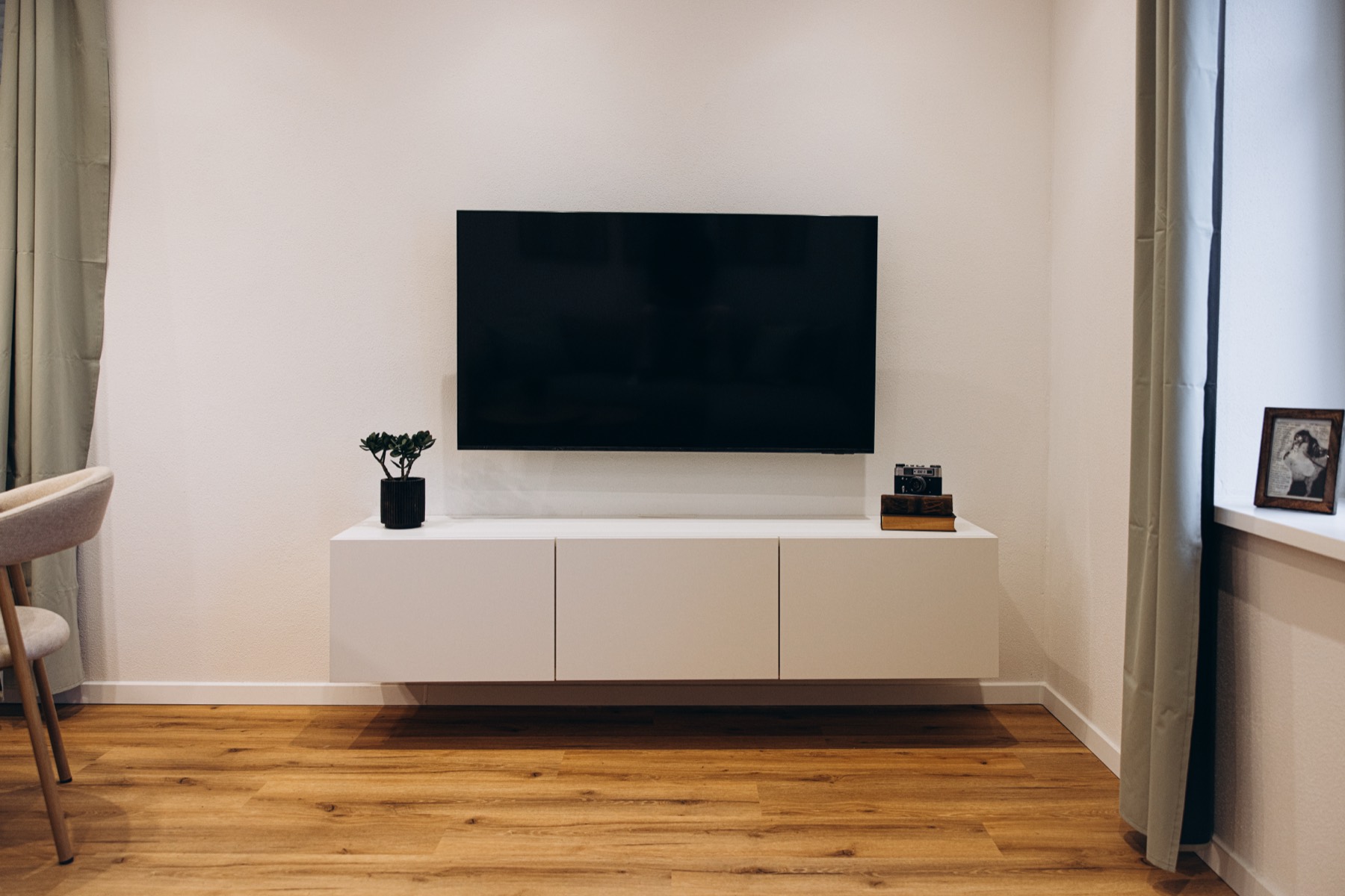 TV-Wand im Wohnzimmer