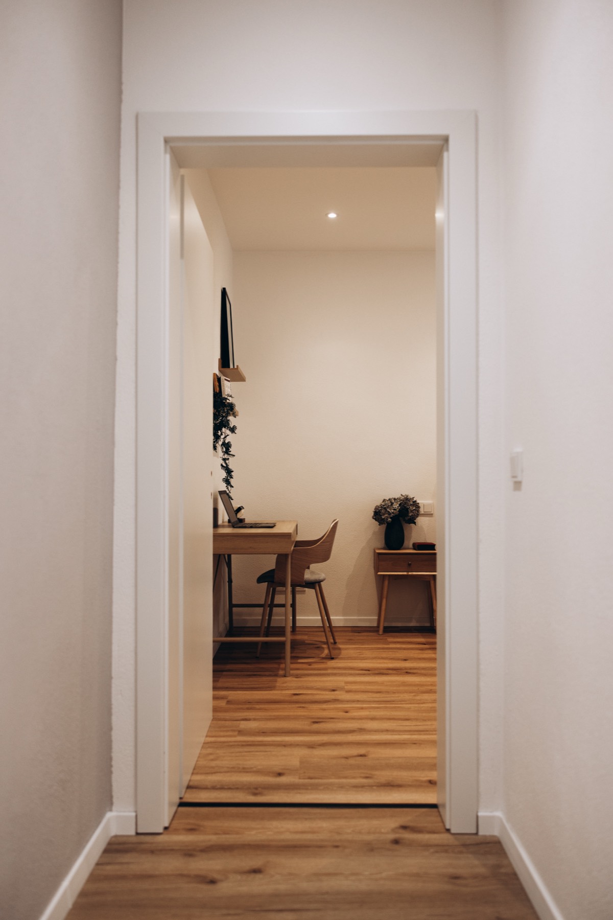 Arbeitsplatz mit Schreibtisch